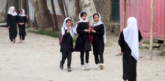 La educación en línea, una alternativa insuficiente para las afganas