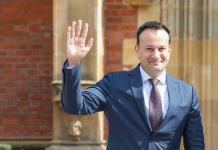 Dimite por sorpresa el primer ministro irlandés Leo Varadkar