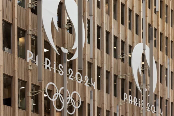 La alcaldesa de París dice en Ucrania que los atletas rusos y bielorrusos no son bienvenidos en los JJOO