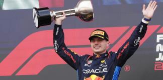 Verstappen gana por tercera ocasión el GP de Japón y Checo fue segundo