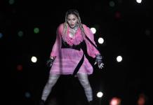 Madonna rinde emocionado tributo a las víctimas de tiroteo en discoteca LGBT de Florida