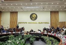 INE rechaza suspender transmisión de conferencias diarias de López Obrador