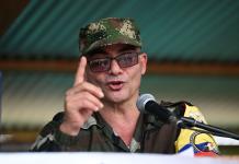 El líder de la principal disidencia de FARC abandona las negociaciones de paz en Colombia
