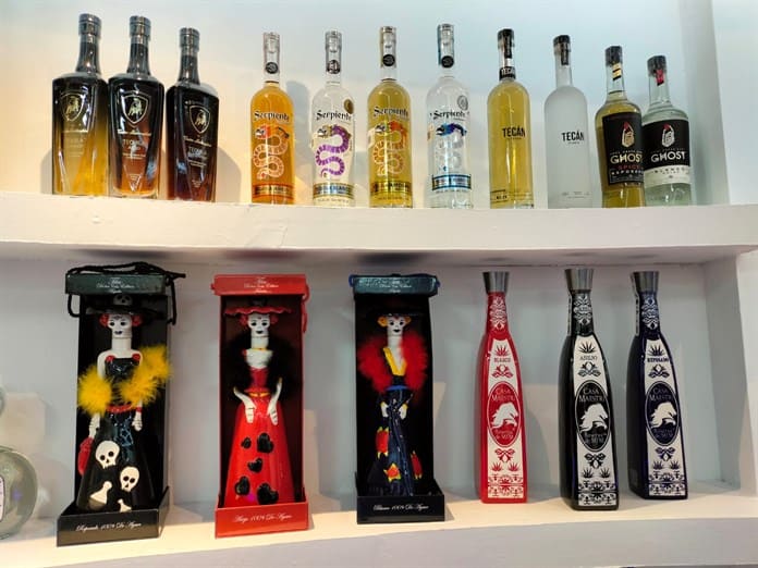 Muestran arte y literatura para celebrar al Consejo Regulador del Tequila y la denominación de origen de la bebida