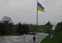 Soldados ucranianos decididos a seguir luchando pese al cansancio y la falta de municiones