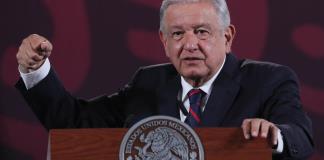 López Obrador pide a una escuela no dejarse intimidar por una extorsión del narcotráfico