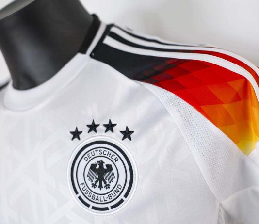 La cantidad pagada por Nike para vestir a Alemania es inexplicable, dice el patrón de Adidas