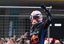Verstappen gana el GP de China y Checo alcanza la tercera posición