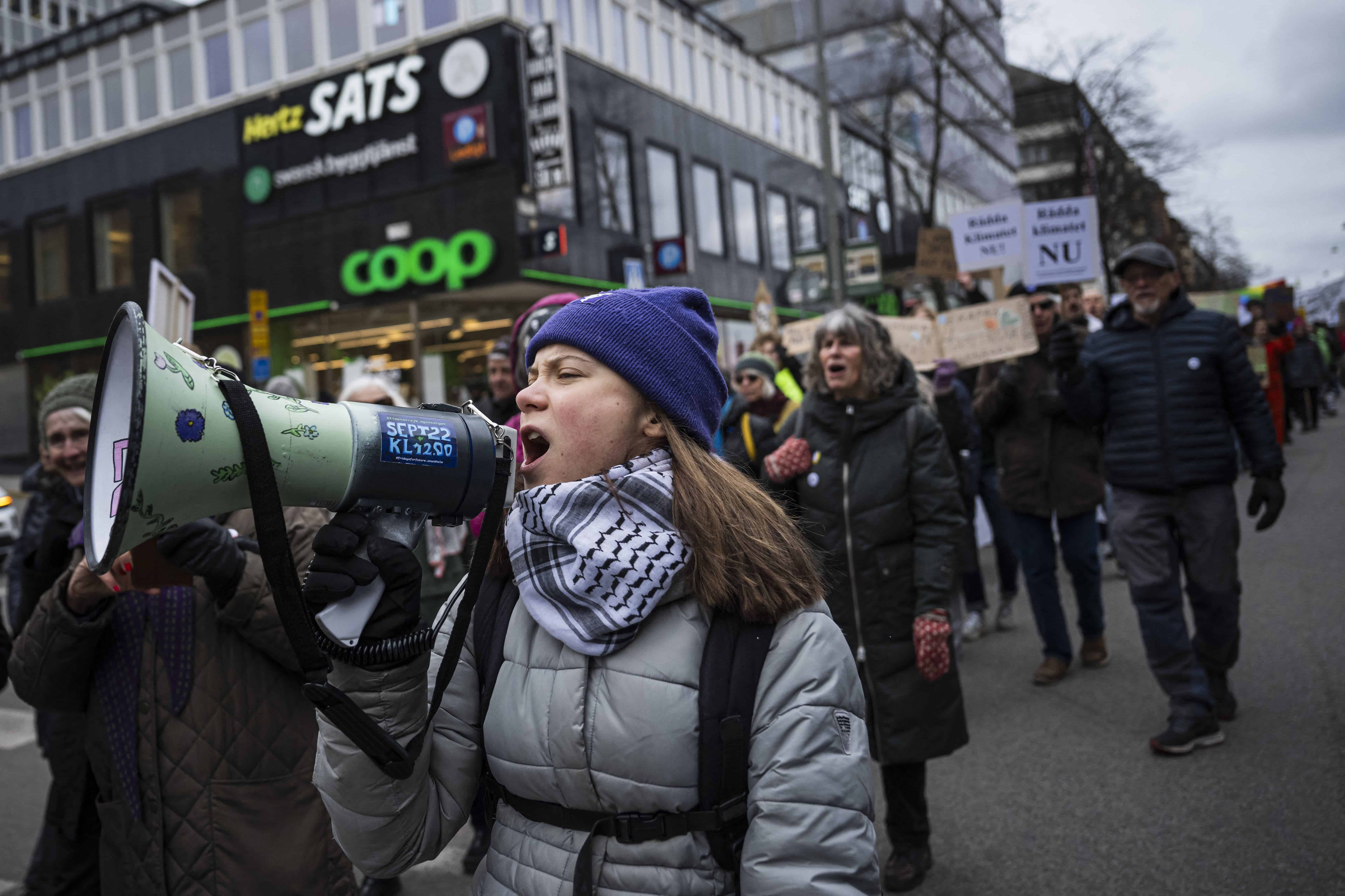 Greta Thunberg acusa a policía alemana de amenzar a activistas