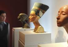 El busto de Nefertiti cumple 100 años de exhibición al público