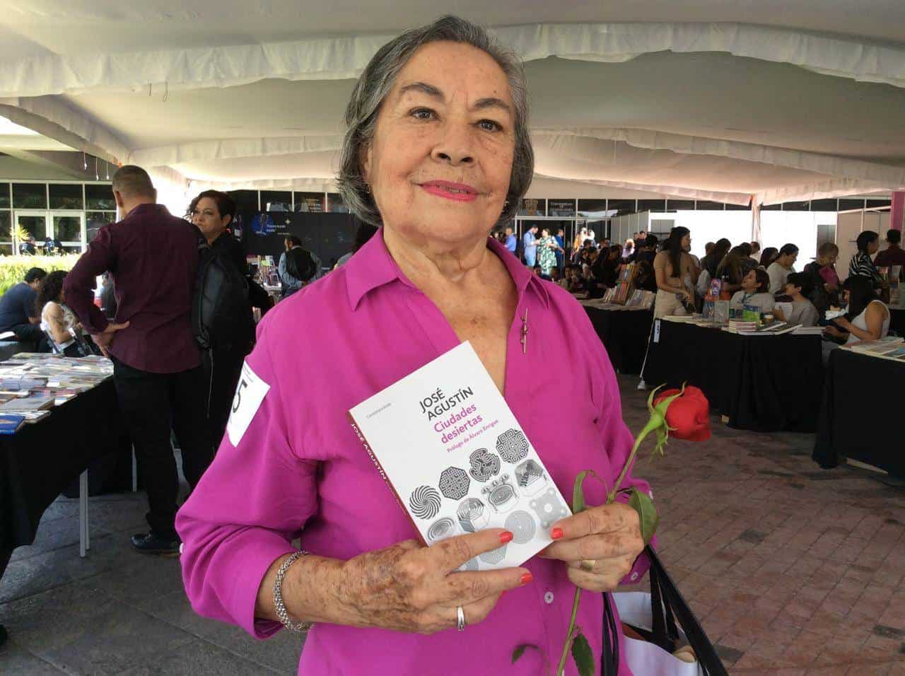 Guadalajara celebra el día del libro como el Sant Jordi: regala libro y rosa a lectores