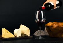 La producción mundial de vino cayó un 10% en 2023