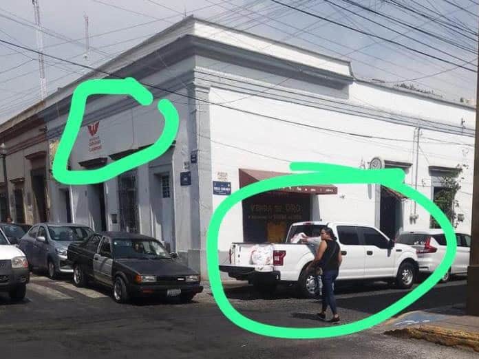 Regidor de Tlaquepaque exhibe camioneta oficial con propaganda de MC