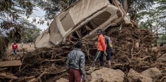 Al menos 46 muertos en Kenia tras la ruptura de una represa