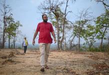 La lucha de un activista indio contra las minas de carbón que destruyen el bosque