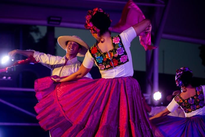 Ballet Folclórico de la UdeG arranca temporada con bailes de Guerrero, Veracruz y Jalisco 