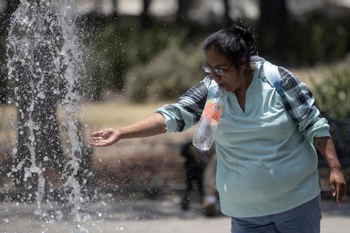 Segunda onda de calor ocasionará temperaturas de más de 40 grados en 16 estados de México Segunda onda de calor ocasionará temperaturas de más de 40 grados en 16 estados de México