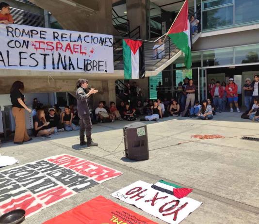 Instalan estudiantes un campamento en el CUCSH en solidaridad con Palestina; piden programa de salud mental