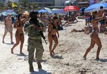 El asesinato de tres surfistas subraya los riesgos del turismo en México