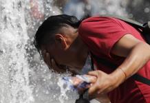 Reportan 10 posibles muertes por ola de calor de más de 50 grados en el centro de México
