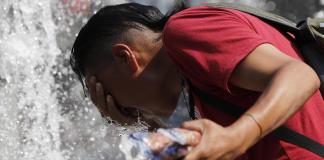 Reportan 10 posibles muertes por ola de calor de más de 50 grados en el centro de México