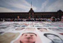 Mexicanas marchan el Día de las Madres por sus hijos desaparecidos sin 