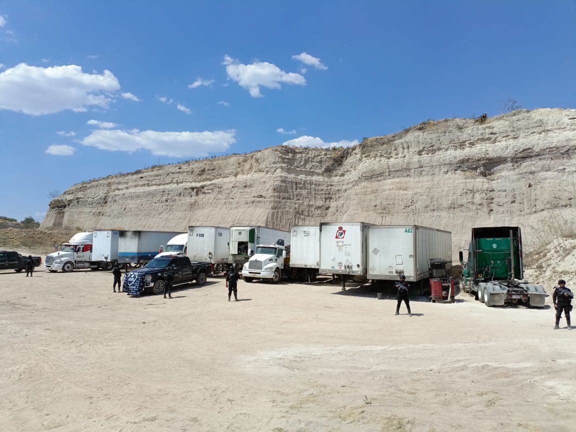 Aseguran camiones y cajas robadas en Lagos de Moreno