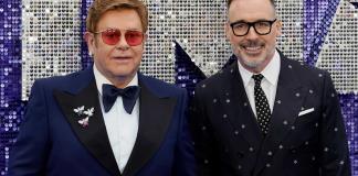 Elton John y David Furnish muestran su exuberante colección de fotografías en el museo V&A