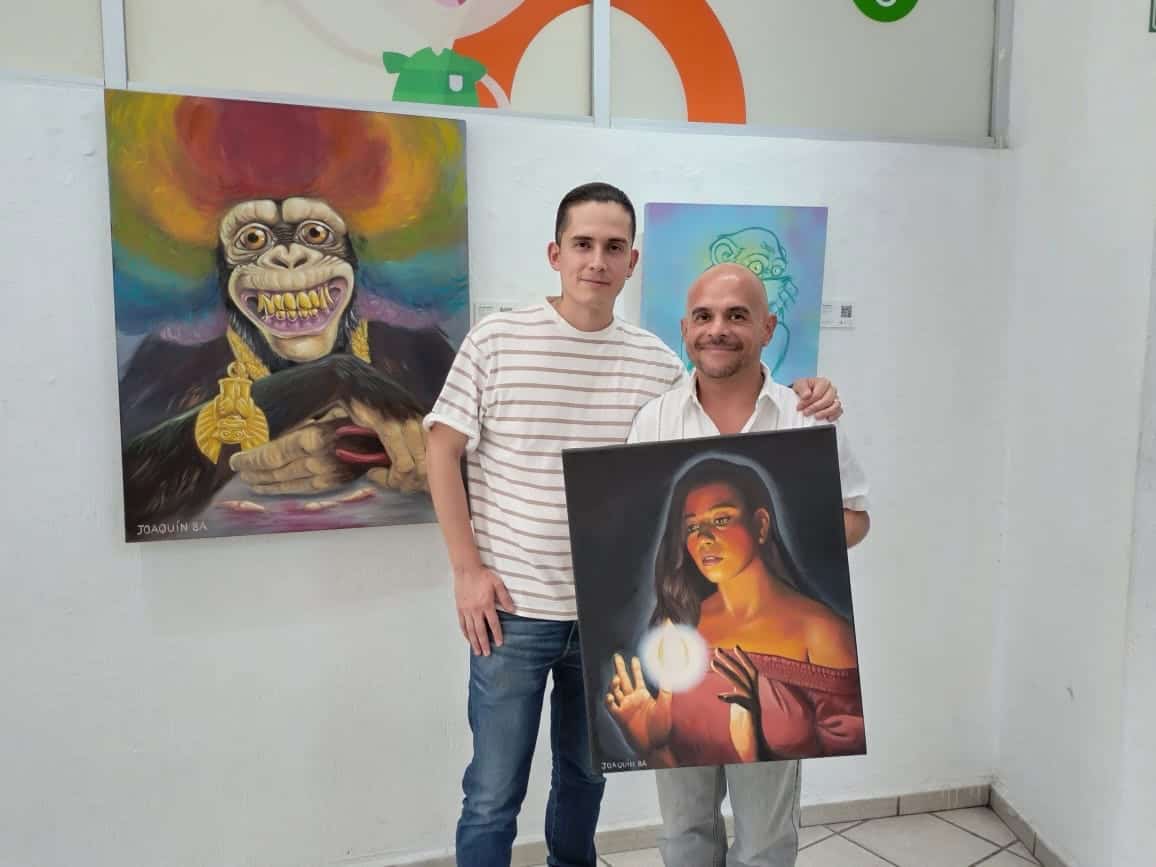 El artista Joaquín Ochoa expone sus colecciones pictóricas en el Centro Cultural las Águilas