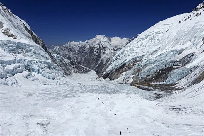 Un alpinista nepalí escala por 30ª vez el Everest y bate su propio récord