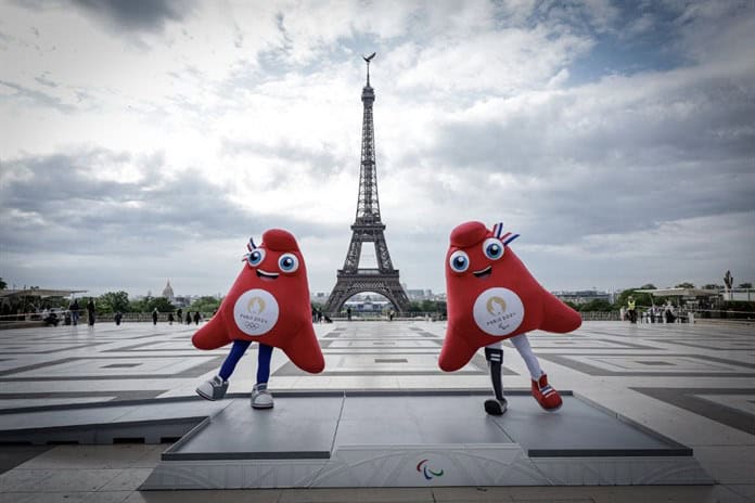 Podios reciclados e inspirados en la Torre Eiffel para los Juegos París-2024