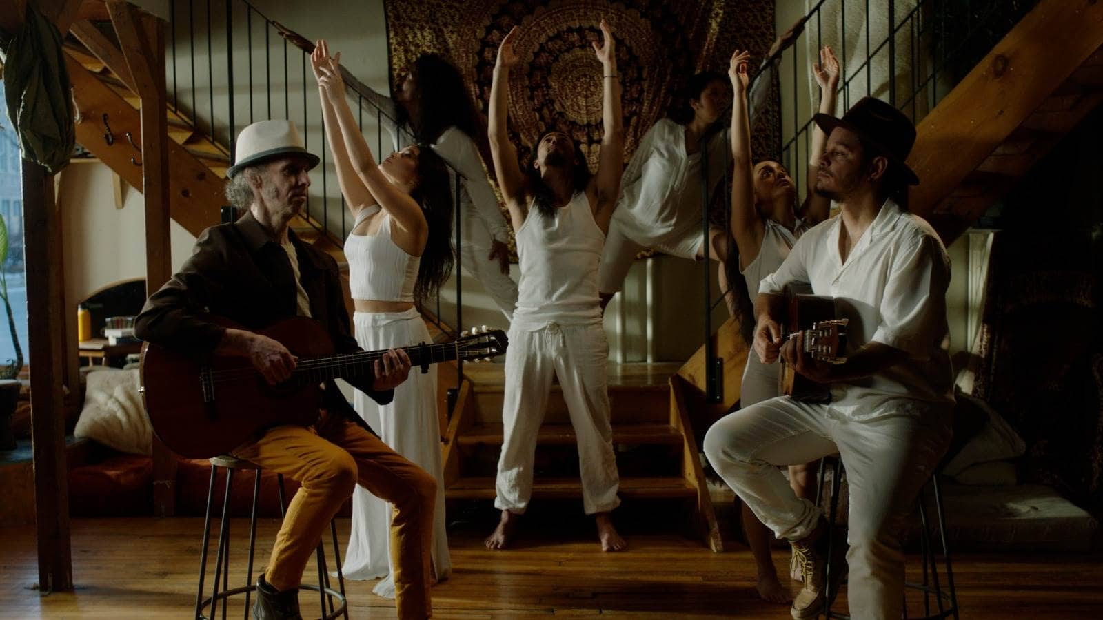 ‘Río y selva’, la cumbia con un toque francés de los cantautores Ramón Chicharrón e Yves Desrosiers
