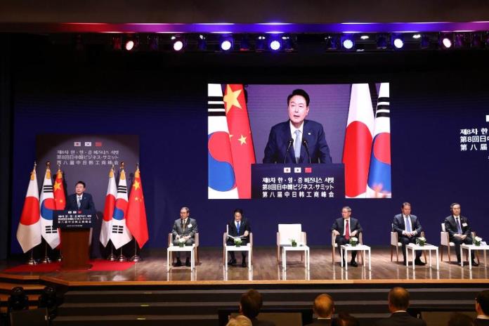 Corea del Sur, China y Japón exigen en una cumbre la desnuclearización de Corea del Norte Corea del Sur, China y Japón exigen en una cumbre la desnuclearización de Corea del Norte