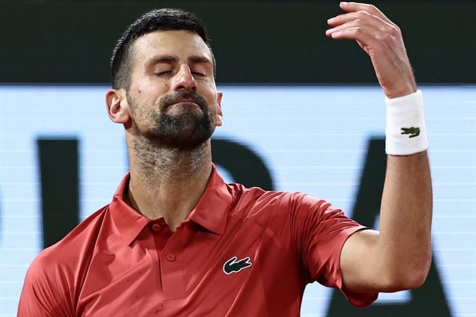 Un Djokovic apático supera la primera ronda de París