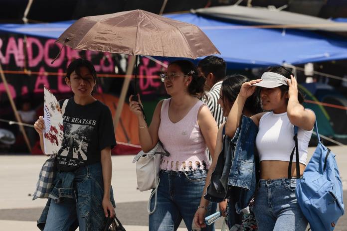 La tercera ola de calor trae 45 grados a 19 estados de México aunque habrá lluvia fuerte La tercera ola de calor trae 45 grados a 19 estados de México aunque habrá lluvia fuerte