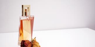 Vínculo entre algunos perfumes de lujo y trabajo infantil, según la BBC Vínculo entre algunos perfumes de lujo y trabajo infantil, según la BBC