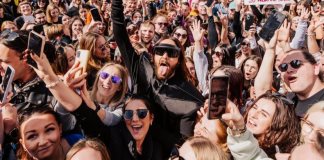 Jared Leto sorprende a sus fans con un concierto improvisado en las calles de Lisboa