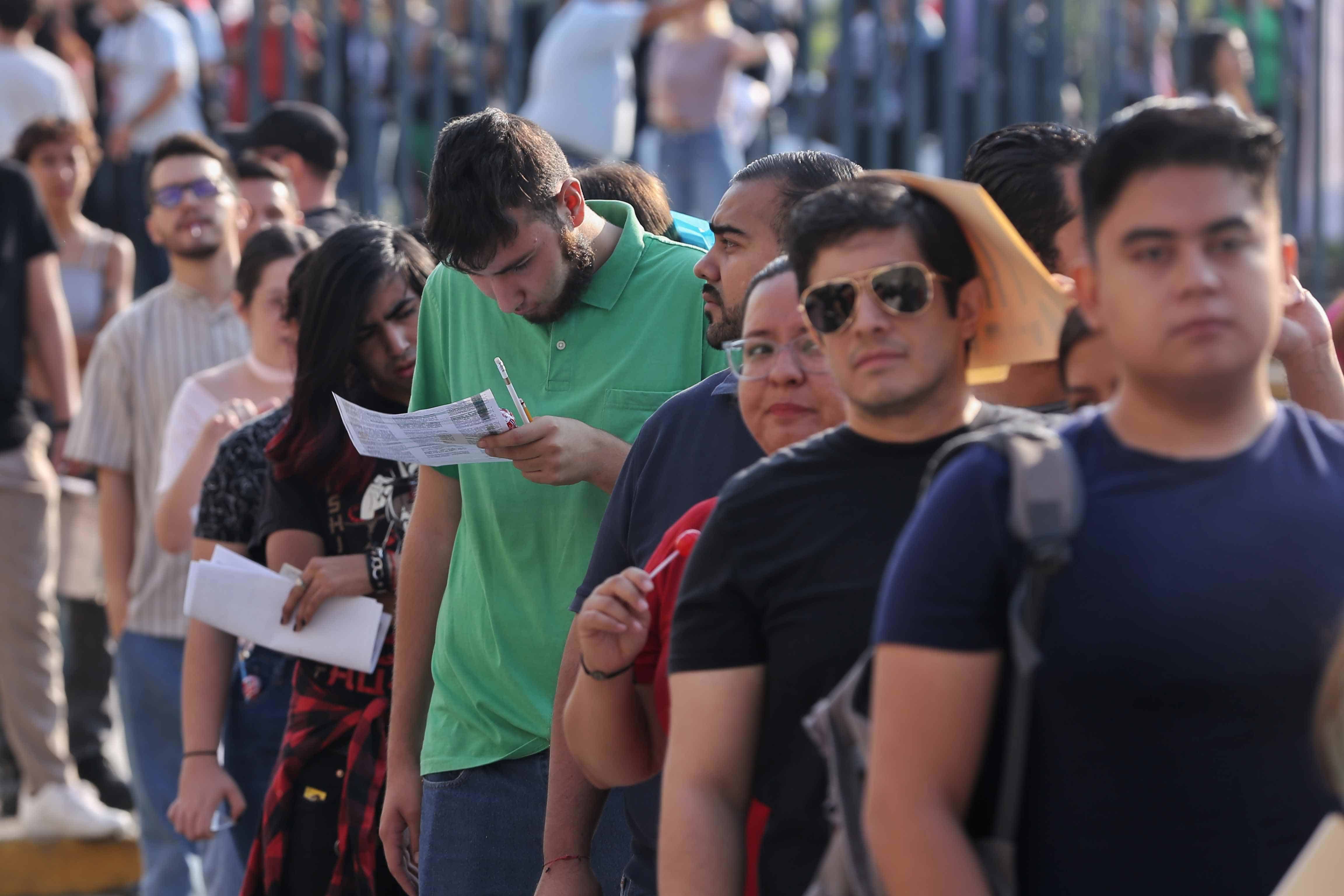 Presentan examen de admisión en el CUGuadalajara para 5 nuevas licenciaturas