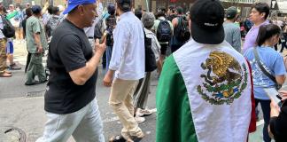 Miles de mexicanos se quedan sin poder votar en EE.UU. ante un ente electoral desbordado