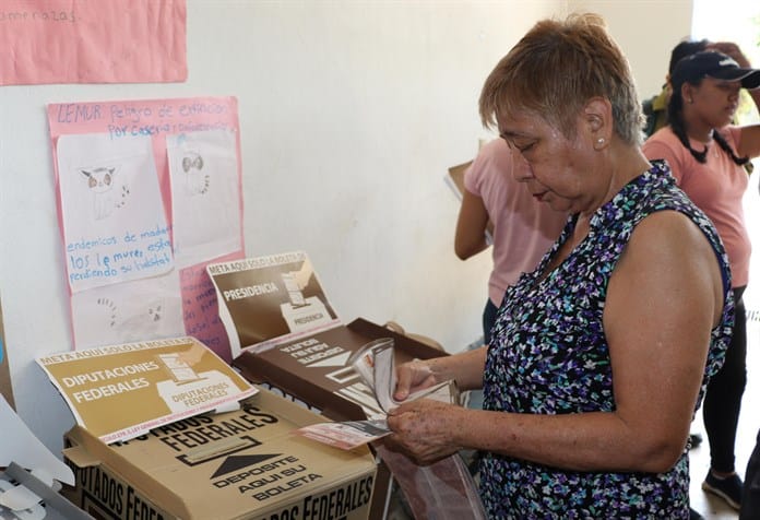 Comunidades indígenas votan en el sur de México en medio de la violencia en Chiapas