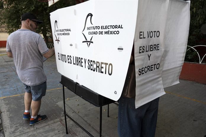 Más del 12 % de los centros electorales de México aún no abren tras 4 horas de jornada