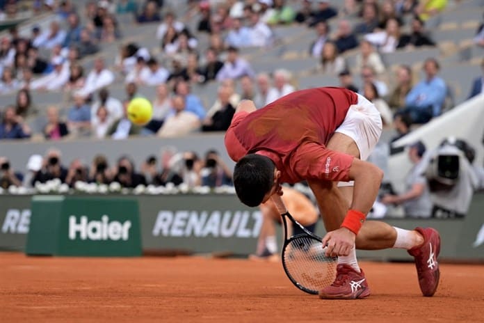 Cerúndolo sufre la épica de Djokovic, el serbio a cuartos de Roland Garros