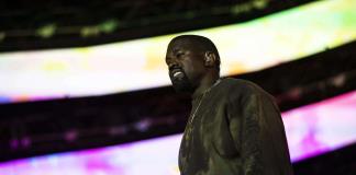 Una exasistente de Kanye West lo demanda por acoso sexual e incumplimiento de contrato