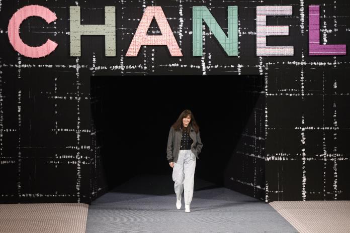 Chanel anuncia la salida de su directora artística, Virginie Viard
