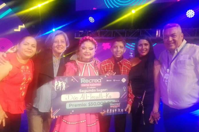 Dúo atotonilquense gana segundo lugar en concurso estatal “Recrea tiene talento”