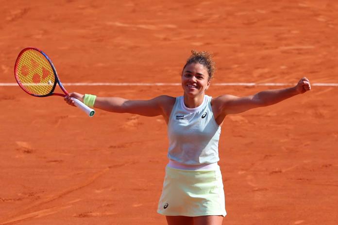 Paolini deja sin final en París a Andreeva, la pupila de Conchita Martínez
