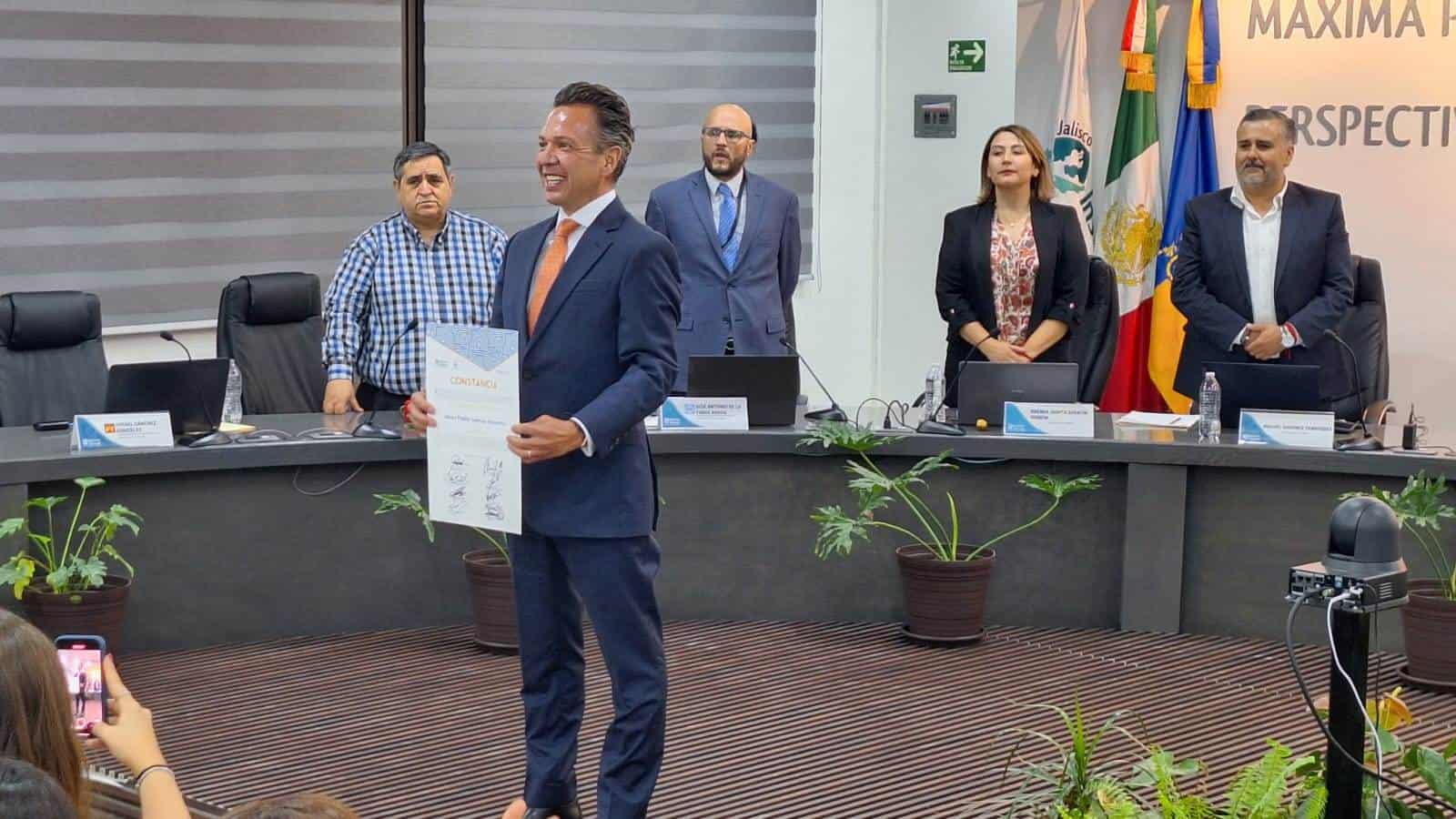 Pablo Lemus recibe constancia del IEPC; será el próximo gobernador de Jalisco