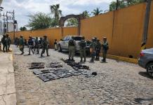 Aseguran arsenal, droga y vehículos de lujo tras revisión en el municipio de Tequila