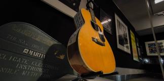 La guitarra con la que Eric Clapton compuso Wonderful tonight se queda sin comprador