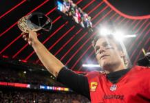 Estrellas de NFL y el espectáculo elogian a Brady en su ingreso a Salón de la Fama de Pats